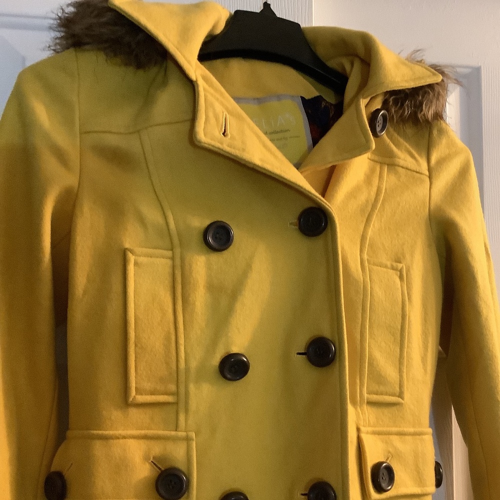 Delia’s Jacket - Picture 3 of 7